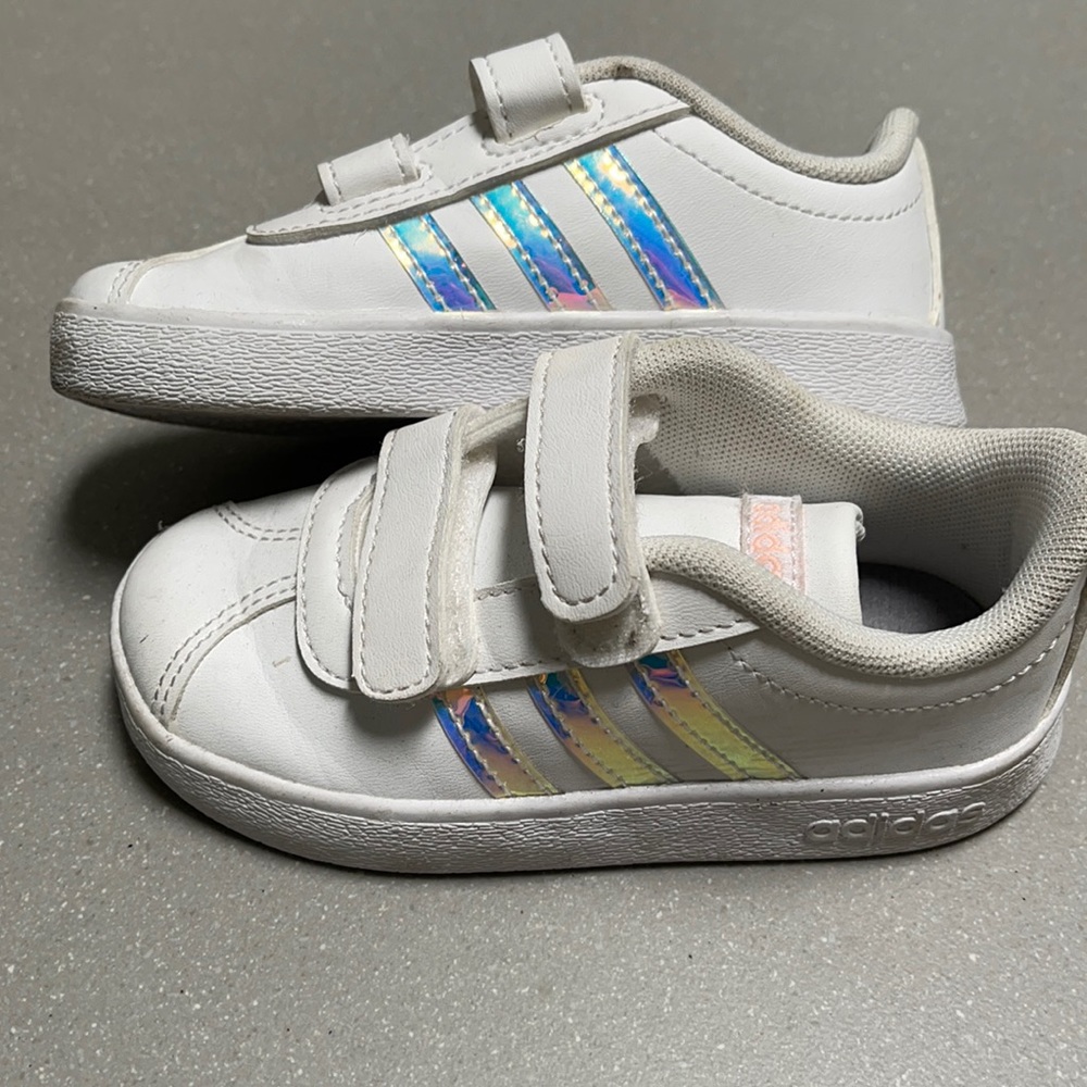 Toms